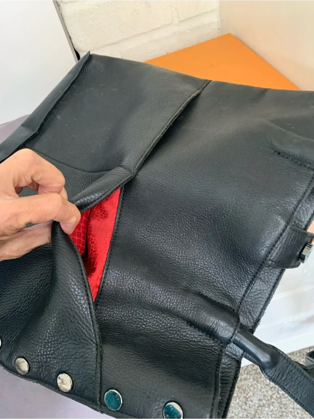 Everyday Black Leather Tote Bag with Structured Panels Oliver tote by Hammitt